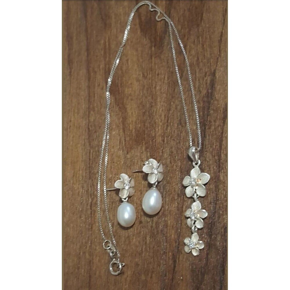 Pearl and Rhinestone Flower Silver Set - Picture 1 of 5